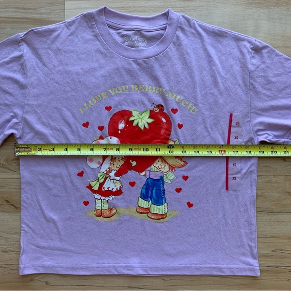 Strawberry Shortcake Cropped Tee Shirt XS Love You Berry Much Hearts NWT - Picture 5 of 6